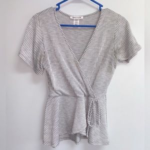 CAUTION TO THE WIND TOP - MEDIUM